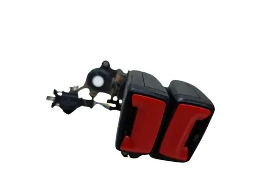 Middle seatbelt buckle (rear)
