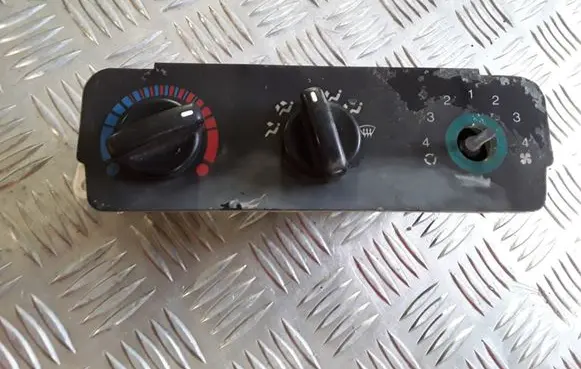 Ford Mondeo MK II Climate control unit 93BW18D