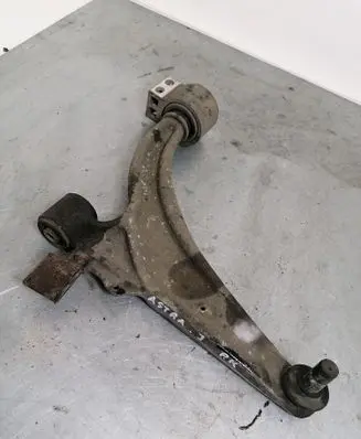 Opel Astra J Front lower control arm/wishbone 13334022 13334021