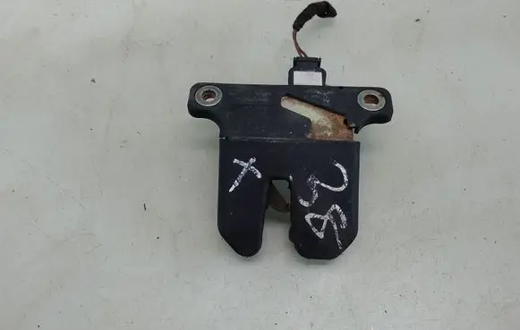 Audi A3 S3 8L Tailgate/trunk/boot lock/catch/latch 8L0827505