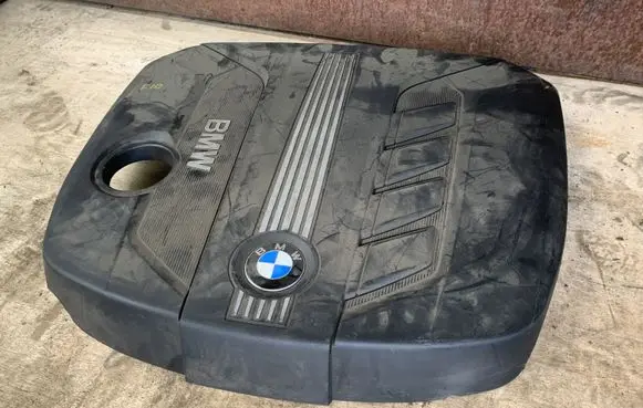 BMW 5 F10 F11 Engine cover (trim) 13717802847