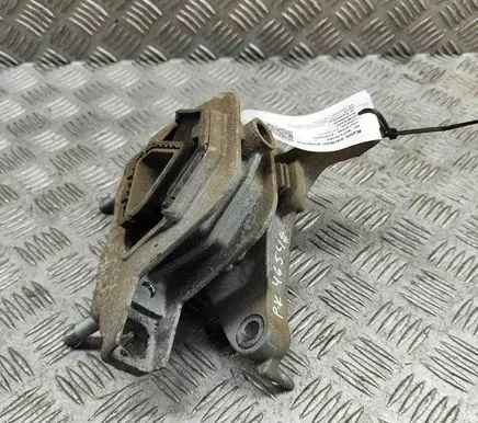 Peugeot 2008 II Engine mount bracket 9826551380