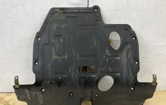 KIA Sorento Engine splash shield/under tray