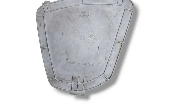 Chrysler Grand Voyager IV Headlight/headlamp dust cover PBTGB20
