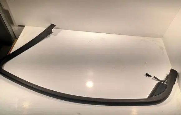 Volkswagen Phaeton Front door glass trim molding 3DO867588