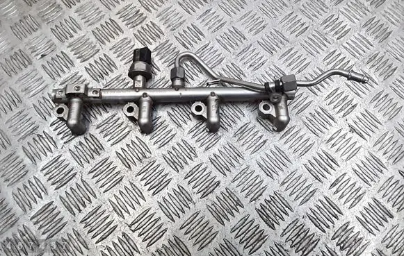 Mercedes-Benz C W204 Fuel main line pipe a2710705495