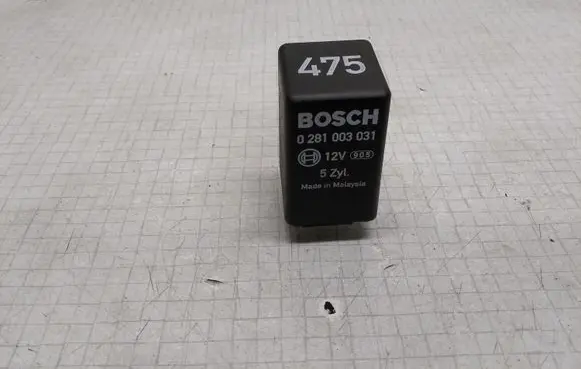 Volkswagen Transporter - Caravelle T5 Glow plug pre-heat relay 07Z907281A 0281003031
