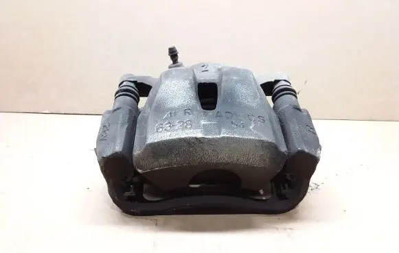 Toyota RAV 4 (XA40) Front brake caliper
