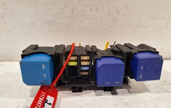 Renault Trafic III (X82) Other relay 678835916R