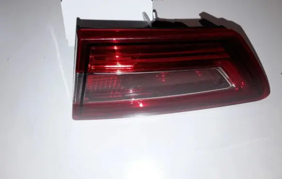 Renault Clio IV Tailgate rear/tail lights