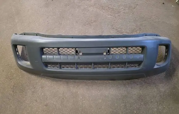 Toyota RAV 4 (XA20) Front bumper 