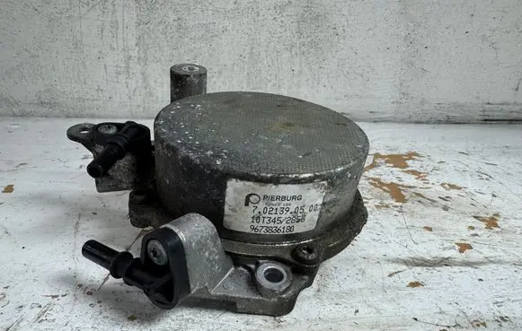Ford Kuga I Vacuum pump 7021390500 9673836180