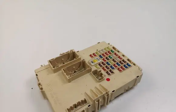 Hyundai i40 Fuse module 919503Z021
