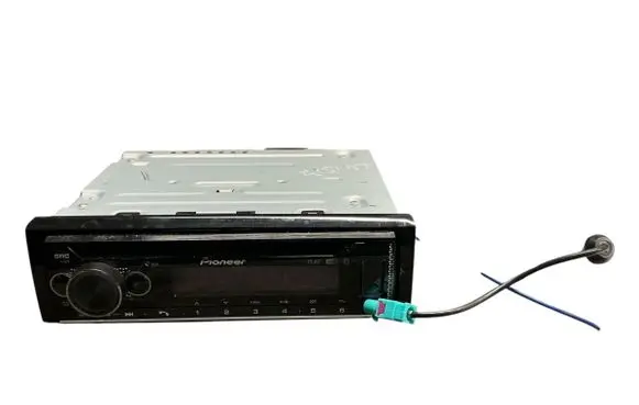 Dacia Logan II Radio/CD/DVD/GPS head unit DEHS720DAB
