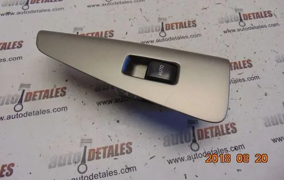 Toyota Corolla Verso E121 Electric window control switch 8403013030