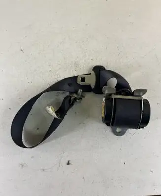 Rear seatbelt