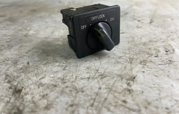 Nissan Patrol Y61 Differential lock switch 