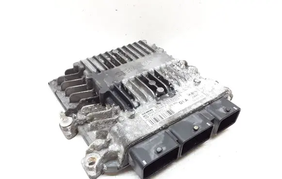 Volvo V50 Engine control unit/module 30729065 30729065A