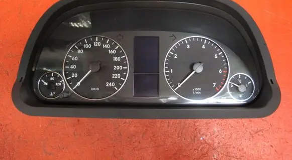 Mercedes-Benz A W169 Speedometer (instrument cluster) A1695401247