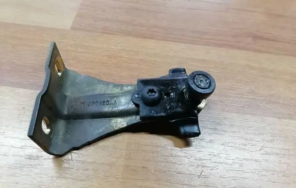 Chrysler Voyager Sliding door upper roller guide/hinge 04894495AA 654 B224B2A