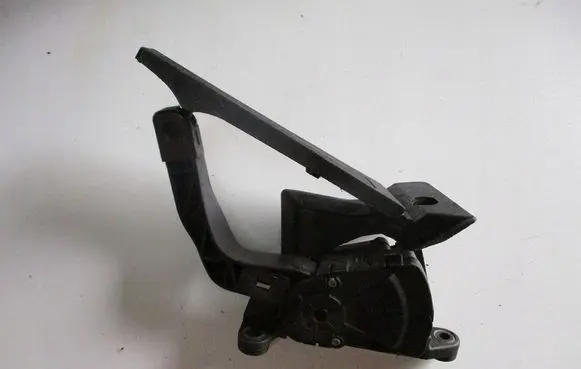 KIA K2500, K2700, K3000 Accelerator throttle pedal HHX1992B2S000