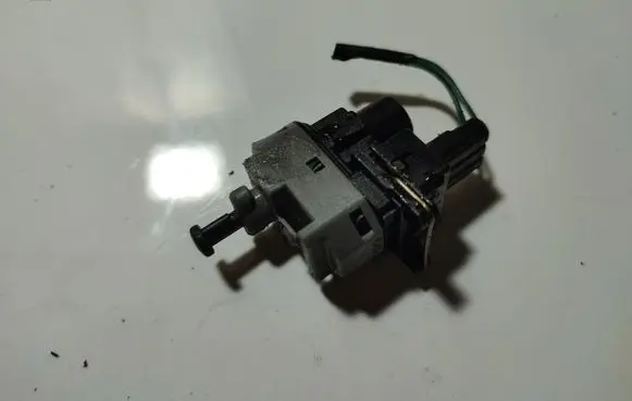 Ford Mondeo Mk III Brake pedal sensor switch 1S7T15B484 1S7T-15B484