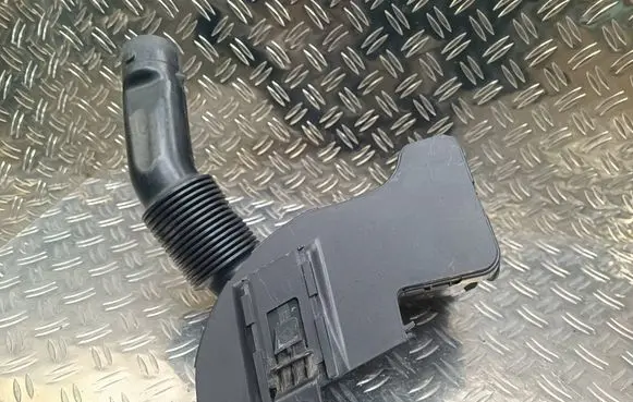 Intake resonator