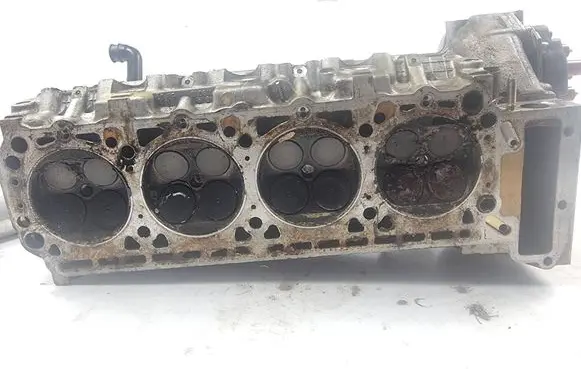 Mercedes-Benz SL R129 Engine head