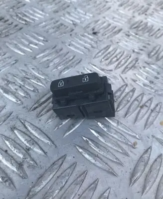 Volvo V40 Central locking switch button 31376499