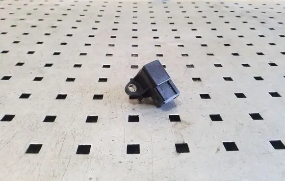 Opel Omega B1 Air pressure sensor 2244674