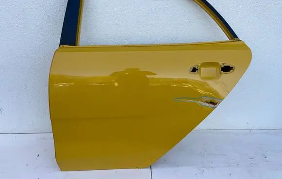 KIA Rio Rear door