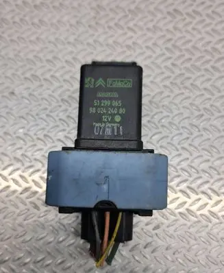 Peugeot 208 Glow plug pre-heat relay 9802424080 51299065 07M1