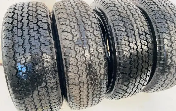Toyota Land Cruiser (LJ79) R16 C summer tire 26570R16C 2657016C DUNLOP