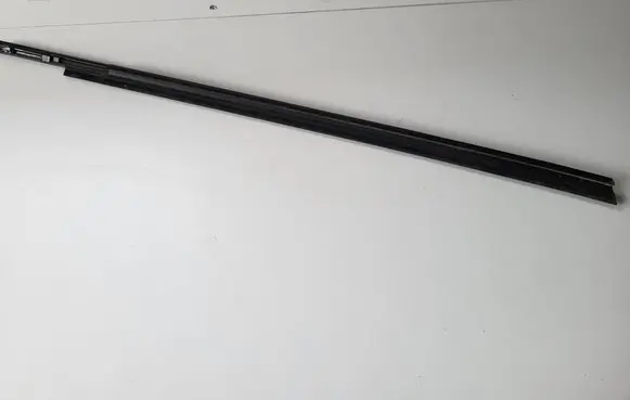 Toyota Yaris Rubber seal rear door window/glass 