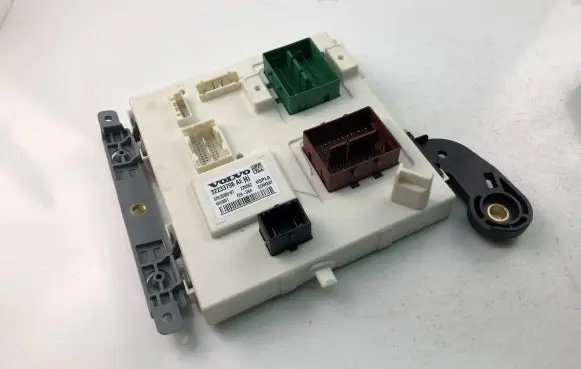 Volvo XC90 Other control units/modules 32233798AE