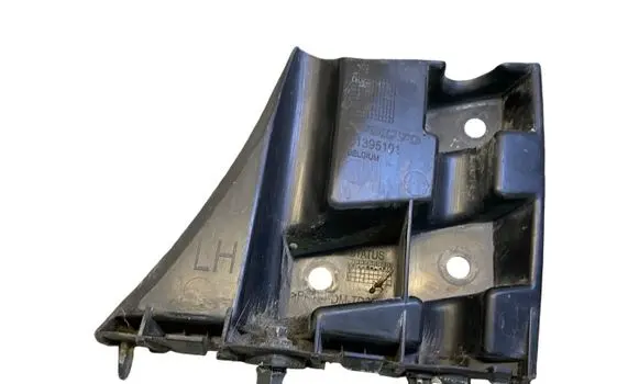 Volvo V40 Front bumper mounting bracket 31395101