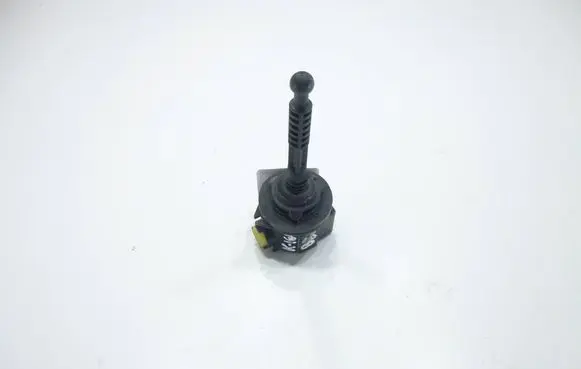 Volkswagen PASSAT B8 Headlight level adjustment motor 90154247