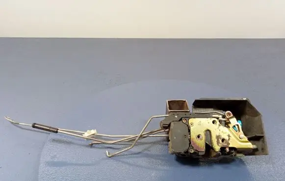 Alfa Romeo 156 Front door lock