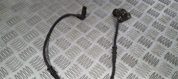 Mercedes-Benz E W210 ABS brake wheel speed sensor 026500687