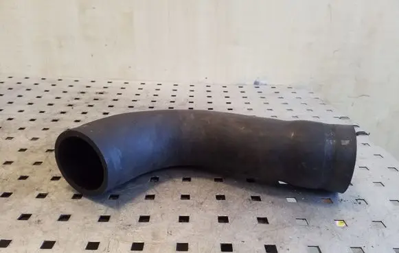 Toyota Avensis T220 Intercooler hose/pipe