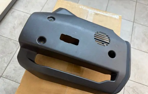 Volkswagen Amarok II Steering wheel trim 