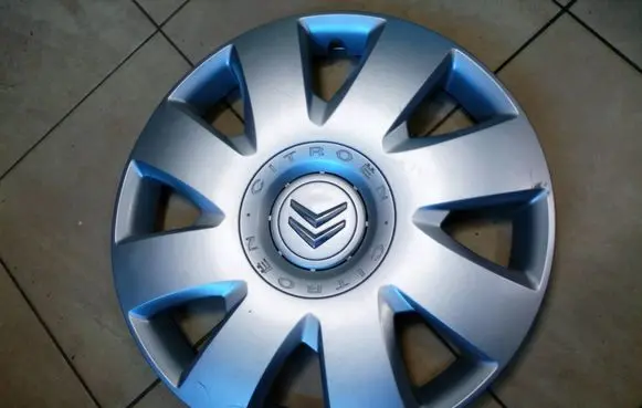 Citroen C4 I R16 wheel hub/cap/trim 9650011780 NE70654