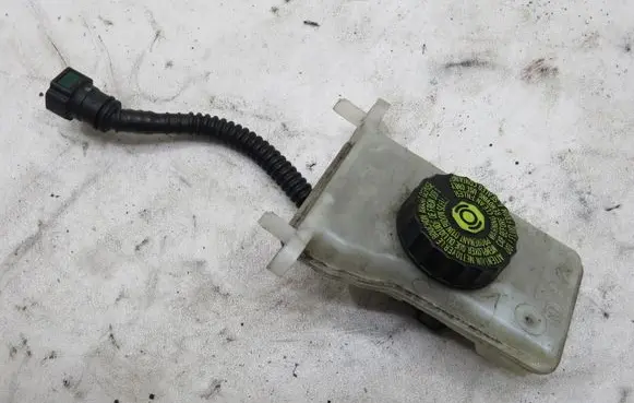 Peugeot 308 Brake fluid reservoir KRIS235789