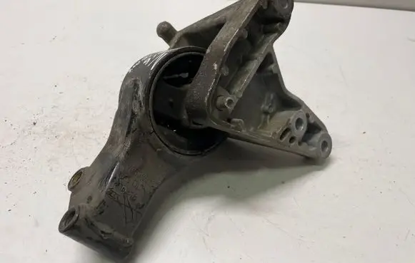 Opel Zafira C Engine mount bracket 13248630 13248665