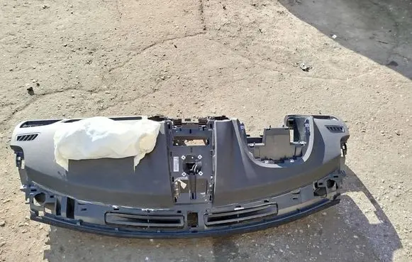 Renault Koleos II Dashboard 681006130R 1910137445 985252108R
