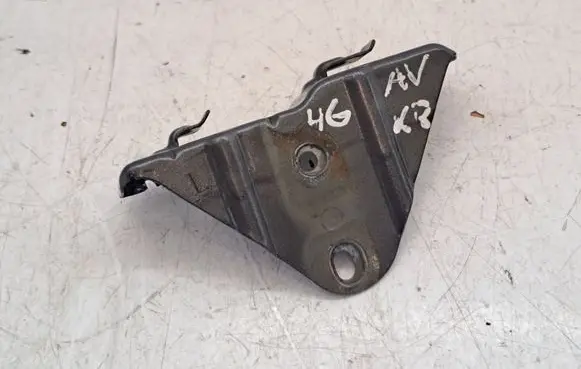 Toyota Avensis T250 Headlight/headlamp mounting bracket 5208205020