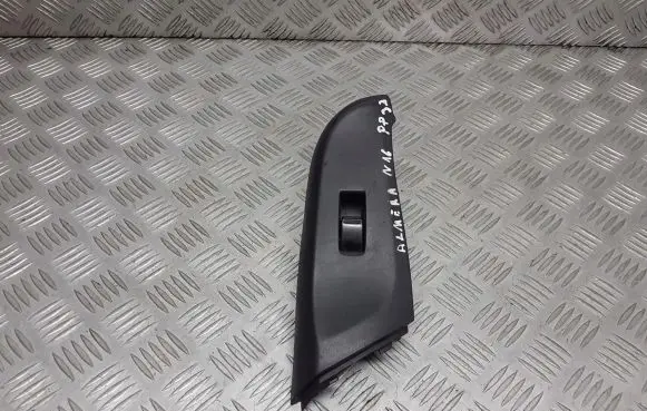 Nissan Almera N16 Electric window control switch