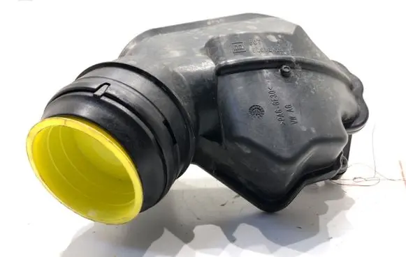 Skoda Kamiq Air intake hose/pipe 05E129654B