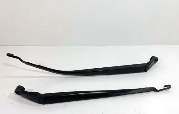 Front wiper blade arm