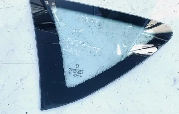 Peugeot 407 Rear side window